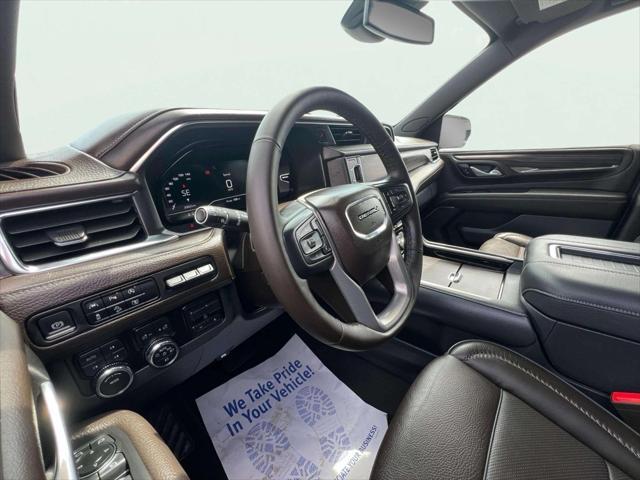 Photo of 2023 White Frost Tricoat GMC Yukon