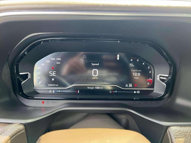 Photo of 2023 White Frost Tricoat GMC Yukon