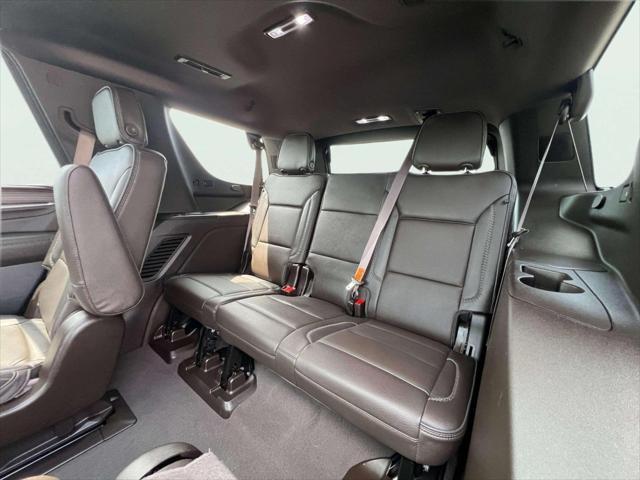 Photo of 2023 White Frost Tricoat GMC Yukon