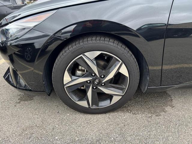 Photo of 2022 Phantom Black Hyundai ELANTRA