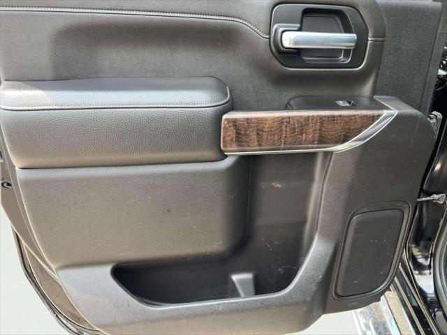 Photo of 2022 Onyx Black GMC Sierra 2500
