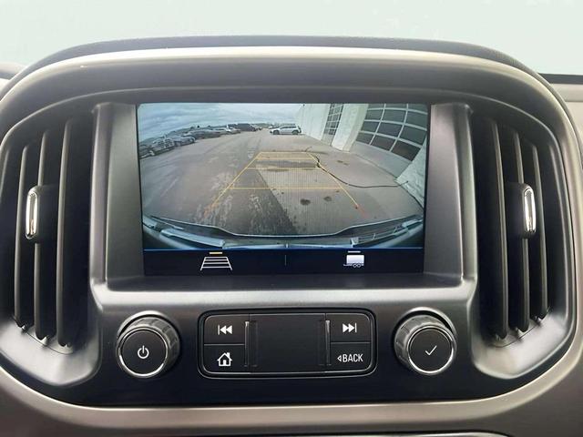 Photo of 2021 Summit White GMC Canyon