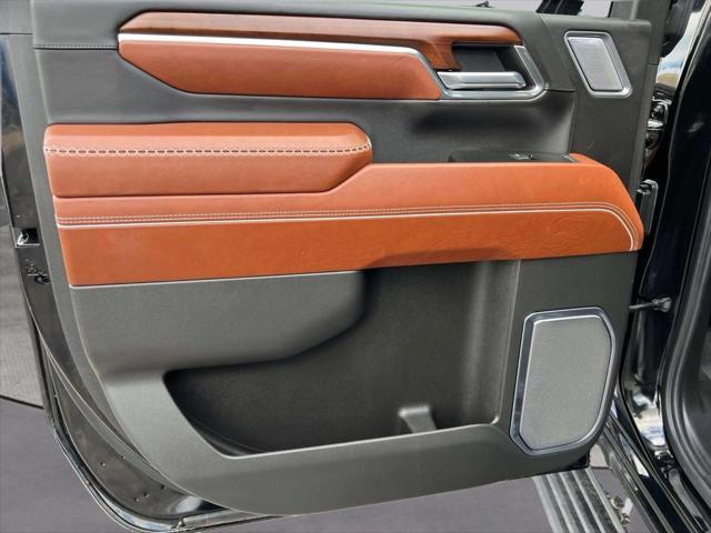 Photo of 2024 Onyx Black GMC Sierra 2500