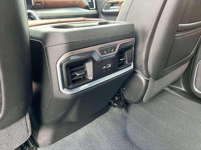 Photo of 2024 Onyx Black GMC Sierra 2500
