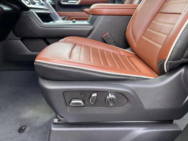 Photo of 2024 Onyx Black GMC Sierra 2500