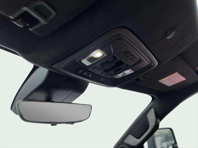 Photo of 2024 Onyx Black GMC Sierra 2500