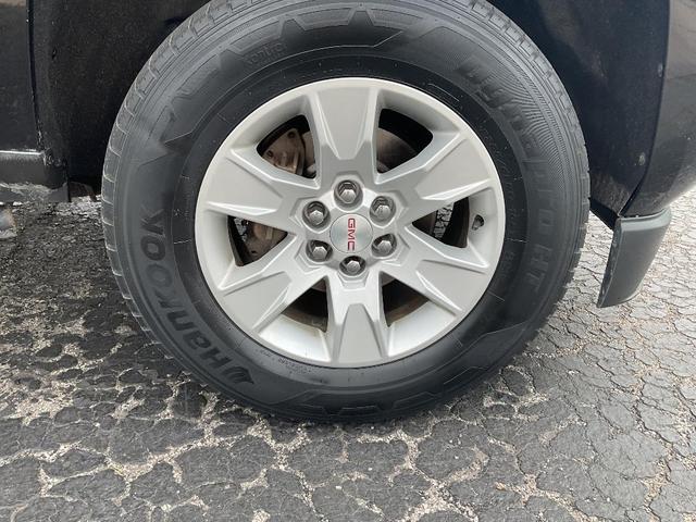 Photo of 2015 Black GMC Canyon