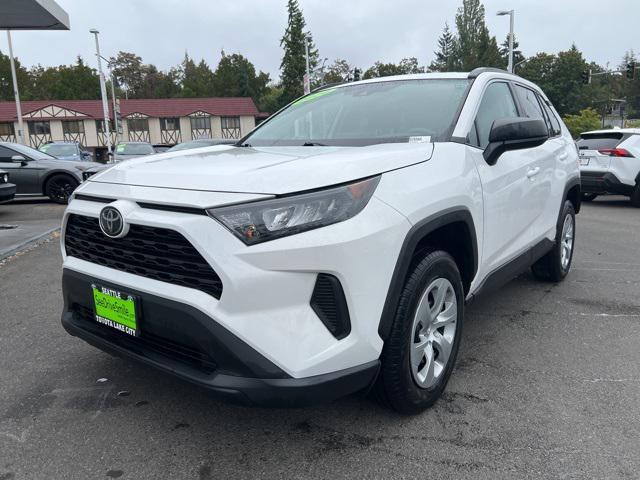 Photo of 2020 Super White Toyota RAV4