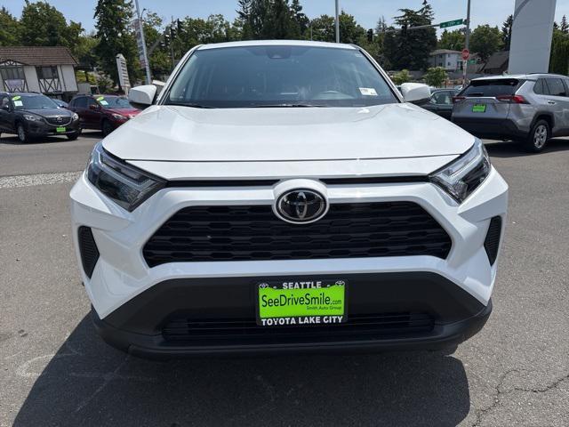 Photo of 2025 Ice Cap Toyota RAV4