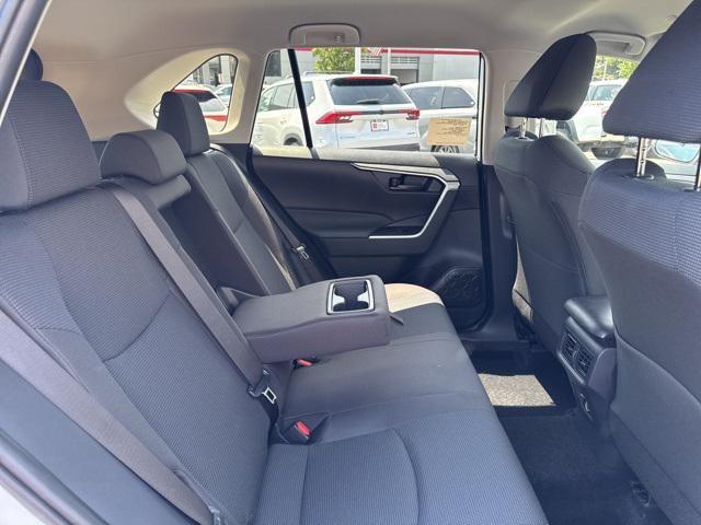 Photo of 2025 Ice Cap Toyota RAV4