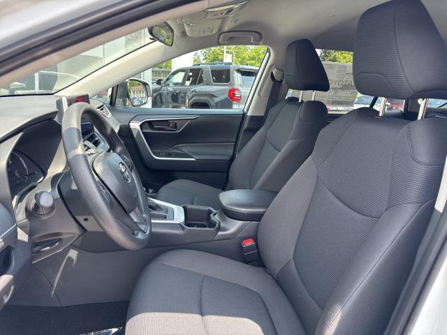 Photo of 2025 Ice Cap Toyota RAV4