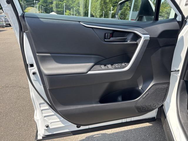 Photo of 2025 Ice Cap Toyota RAV4