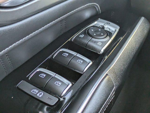 Photo of 2023 Sapphire Blue Kia Sorento