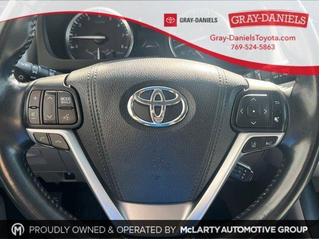 Photo of 2017 Predawn Gray Mica Toyota Highlander
