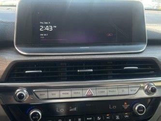 Photo of 2022 Glacial White Pearl Kia Telluride