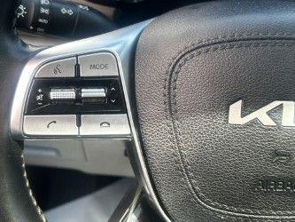 Photo of 2022 Glacial White Pearl Kia Telluride