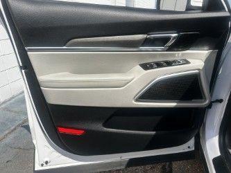 Photo of 2022 Glacial White Pearl Kia Telluride