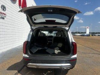 Photo of 2022 Glacial White Pearl Kia Telluride