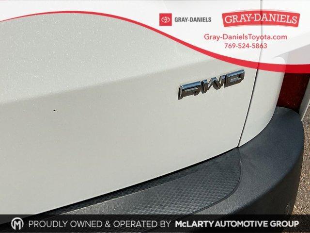 Photo of 2021 White Ford Escape