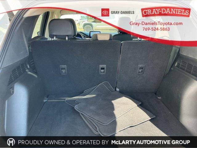 Photo of 2021 White Ford Escape