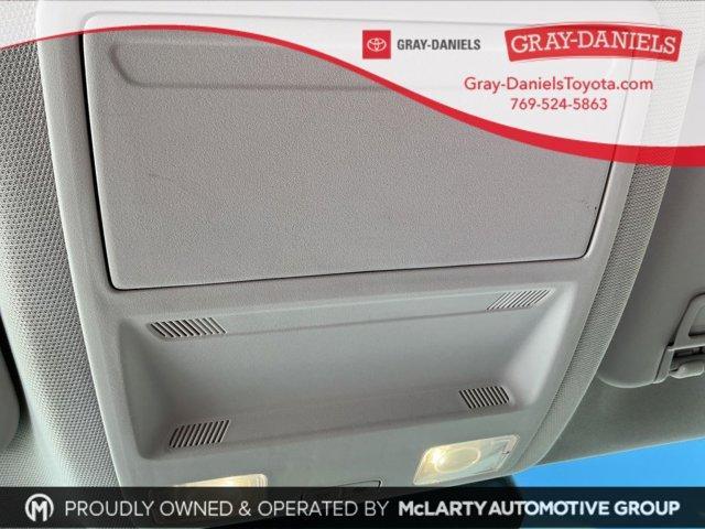 Photo of 2021 White Ford Escape