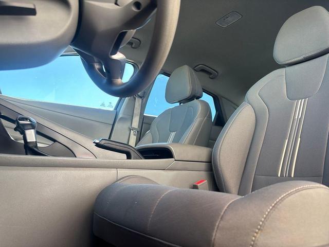 Photo of 2022 Phantom Black Hyundai ELANTRA
