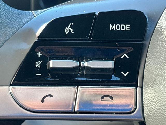 Photo of 2022 Phantom Black Hyundai ELANTRA