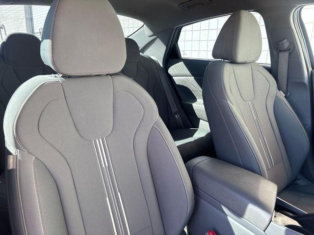 Photo of 2022 Phantom Black Hyundai ELANTRA
