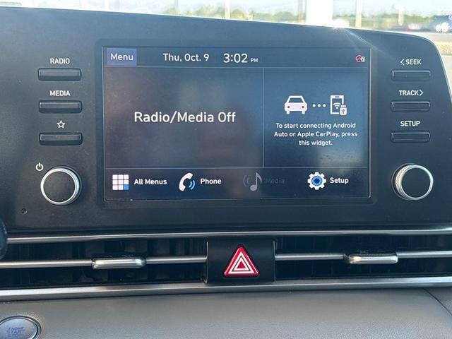 Photo of 2022 Phantom Black Hyundai ELANTRA