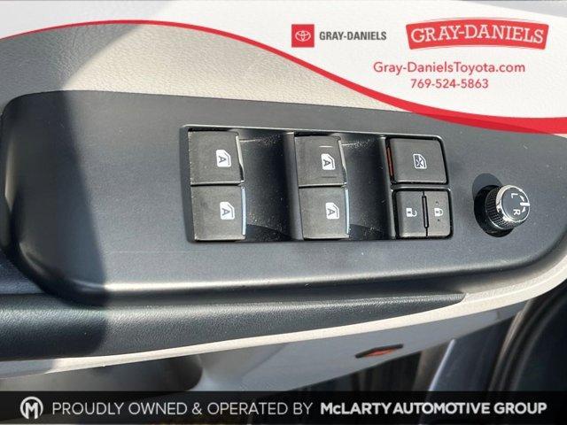 Photo of 2015 Predawn Gray Mica Toyota Highlander