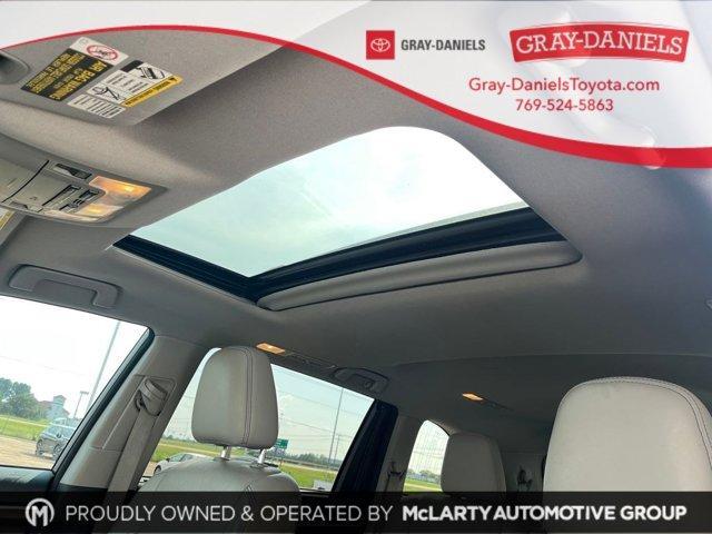 Photo of 2015 Predawn Gray Mica Toyota Highlander