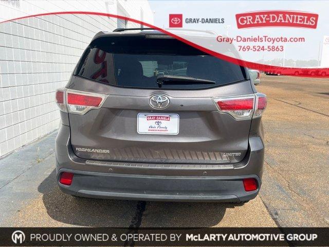 Photo of 2015 Predawn Gray Mica Toyota Highlander