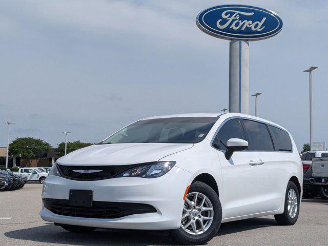 2022 Chrysler Voyager