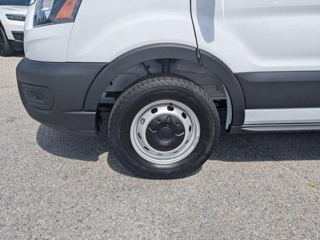 Photo of 2025 OXFORD WHITE Ford Transit-250