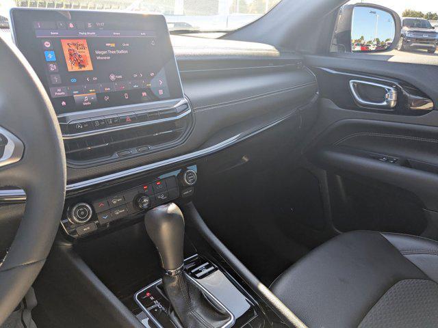 Photo of 2022 Bright White Clearcoat Jeep Compass