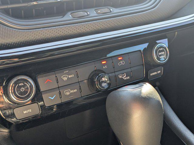 Photo of 2022 Bright White Clearcoat Jeep Compass