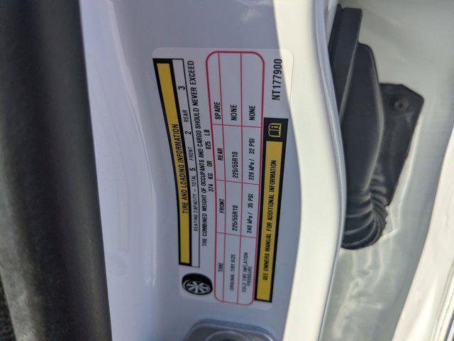 Photo of 2022 Bright White Clearcoat Jeep Compass