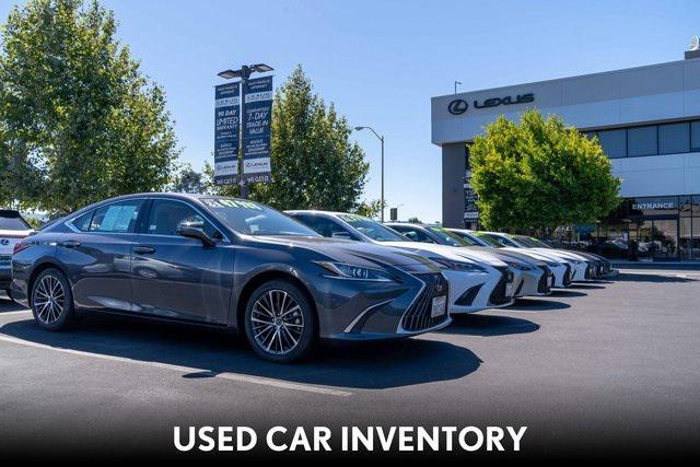 Photo of 2021 Matador Red Mica Lexus ES 300h