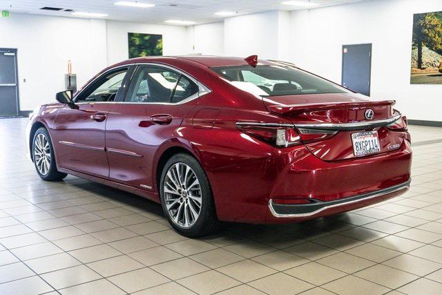 Photo of 2021 Matador Red Mica Lexus ES 300h