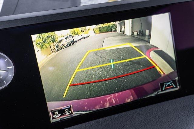 Photo of 2021 Matador Red Mica Lexus ES 300h
