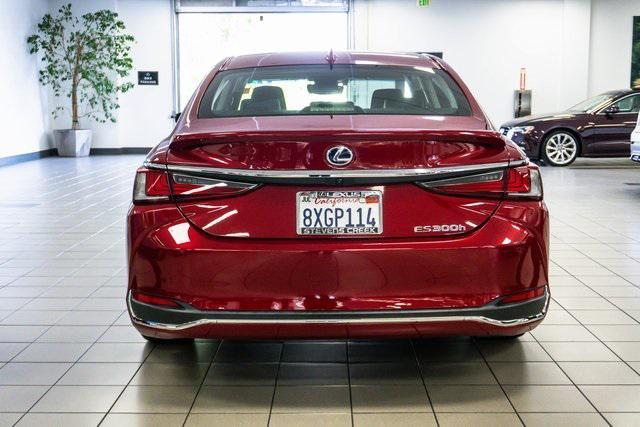 Photo of 2021 Matador Red Mica Lexus ES 300h