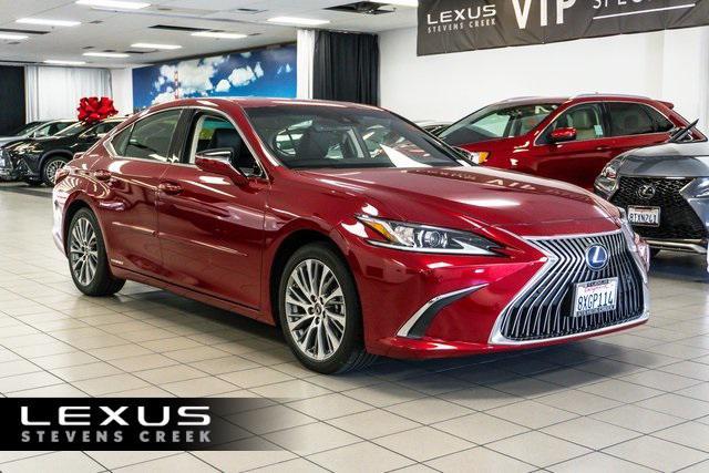 Photo of 2021 Matador Red Mica Lexus ES 300h