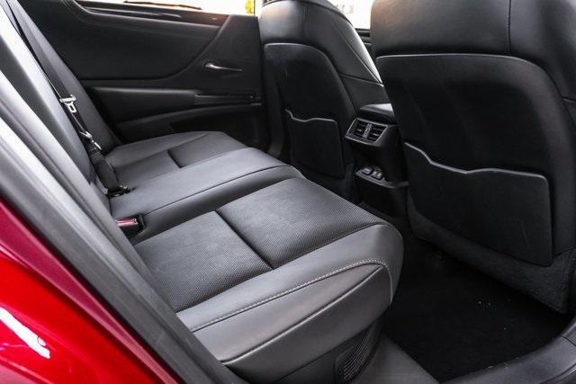 Photo of 2021 Matador Red Mica Lexus ES 300h