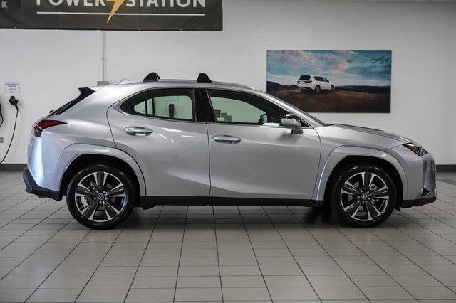 Photo of 2025 Iridium Lexus UX 300h