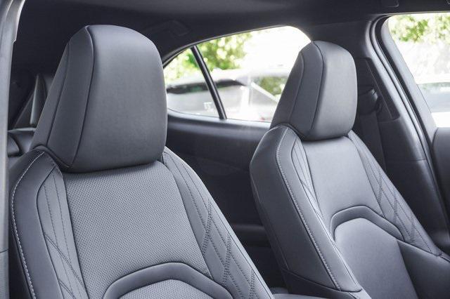 Photo of 2025 Iridium Lexus UX 300h