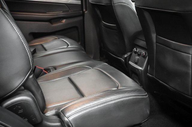 Photo of 2019 Oxford White Ford Explorer