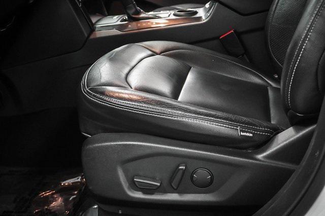 Photo of 2019 Oxford White Ford Explorer
