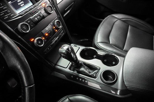 Photo of 2019 Oxford White Ford Explorer