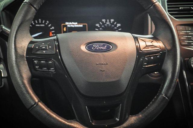 Photo of 2019 Oxford White Ford Explorer