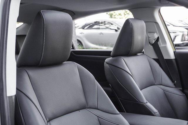 Photo of 2023 * Lexus ES 300h